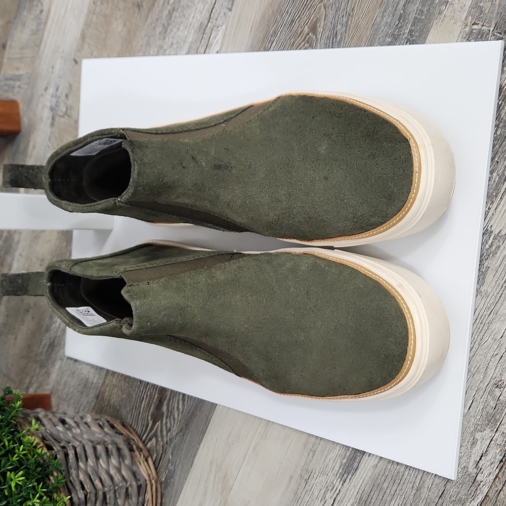TOMS Bryce Olive Green Suede Slip-On Ankle Boots - Picture 4 of 8